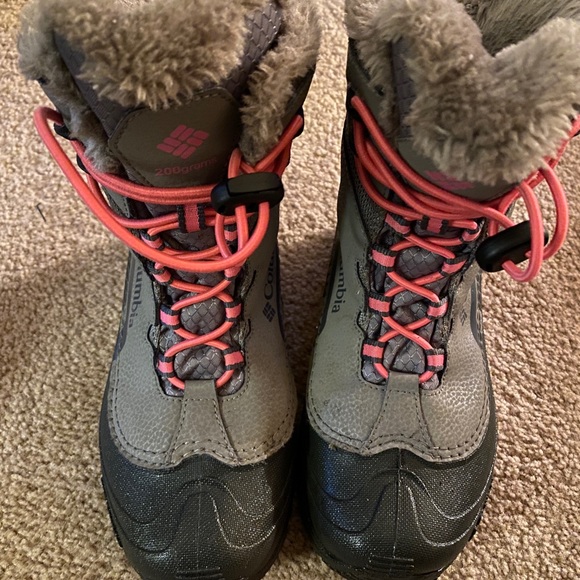 EUC SNOW BOOTS - Picture 2 of 4